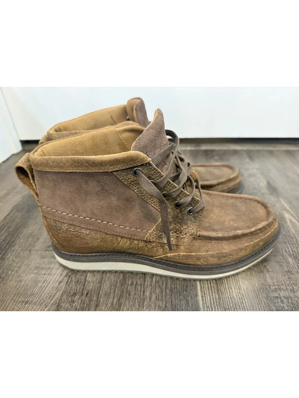Ariat lookout distressed